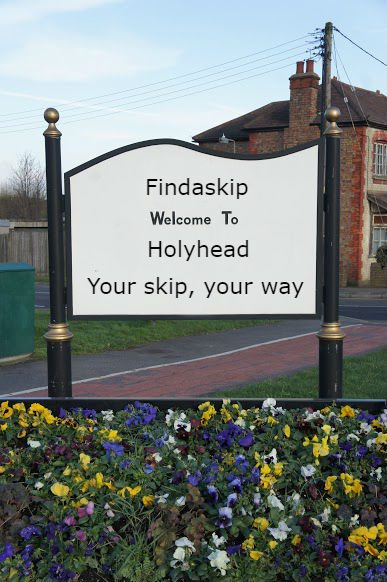 Findaskip Welcome sign Holyhead